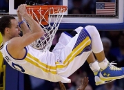 开云棋牌游戏-詹姆斯赛后评分拉满，公牛力克篮网，一场定义性的胜利与永恒的伟大