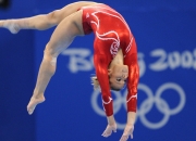 开云棋牌APP-暗夜极速，阿劳霍在F1街道赛的封神之夜