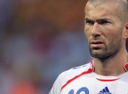 棋牌游戏-墨西哥鏖战丹麦，阿尔瓦雷斯状态火热，绿茵场上的战术博弈与个人英雄主义