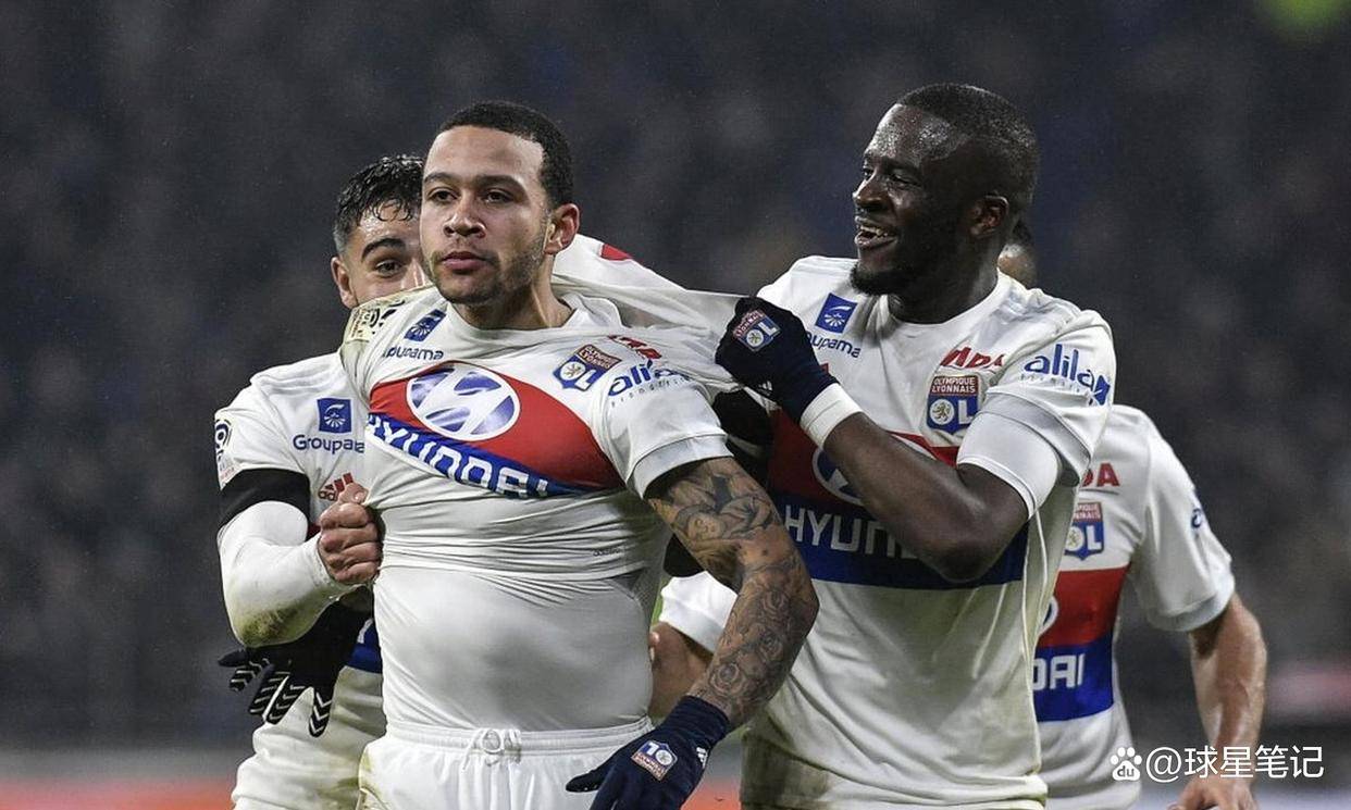 包含巴黎圣日耳曼客场负于里昂，中场乱象频现的词条