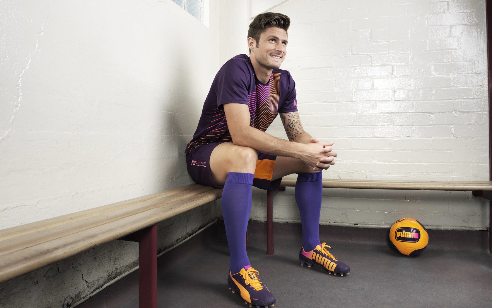 红龙咆哮，当布雷默的阴影笼罩温布利—记威尔士史诗般压制英格兰之夜