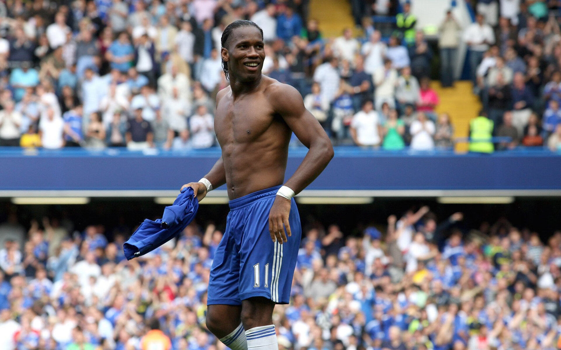 赛道与绿茵，当F1引擎轰鸣遇见哥斯达黎加的奇迹