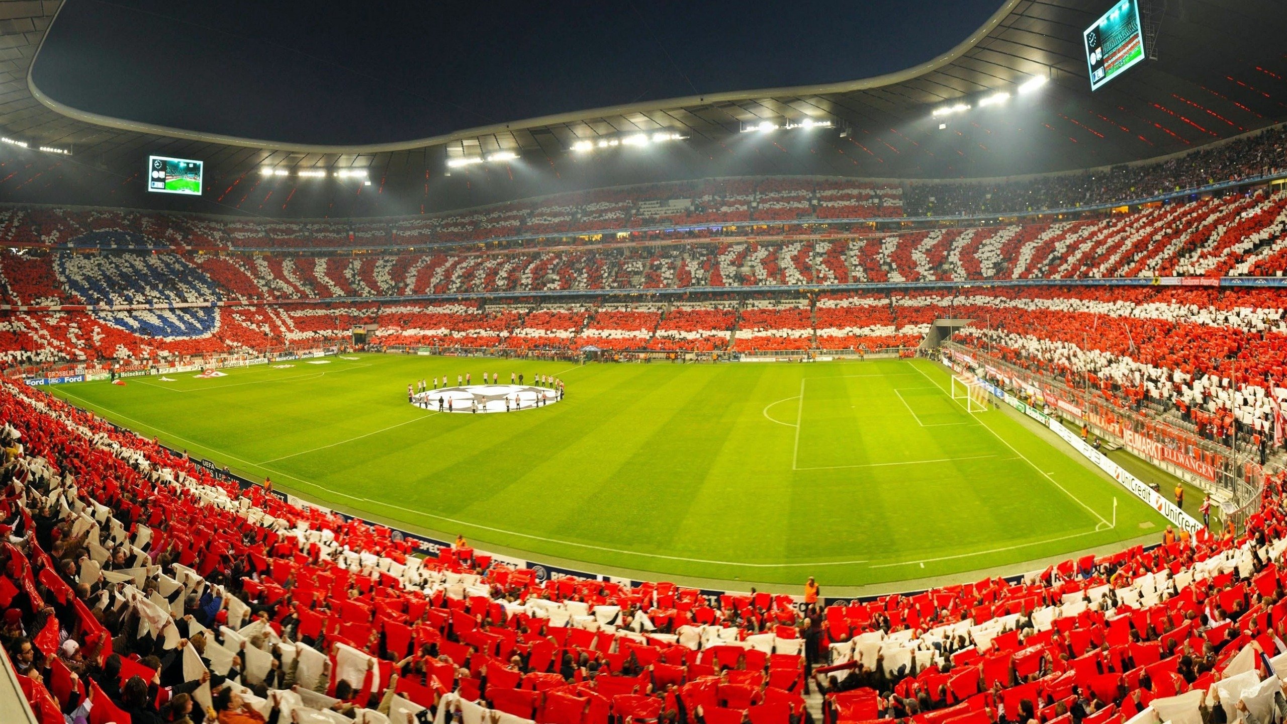 从皇家社会的强压哲学到穆勒的接管艺术，足球战术演进的时空对话