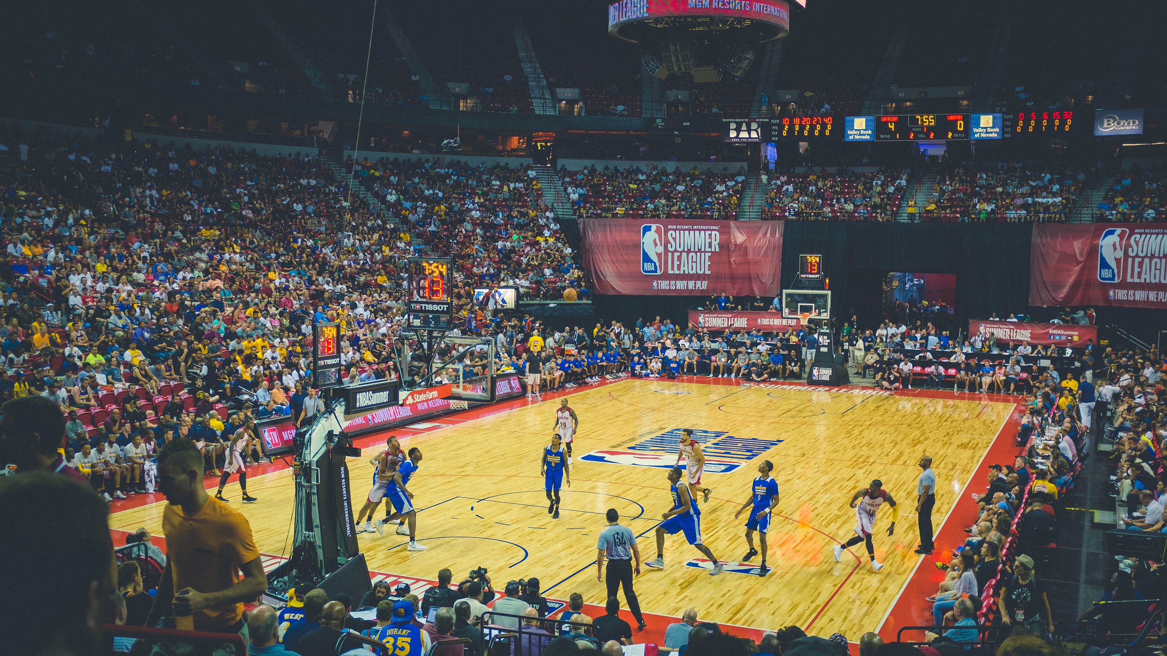 北极光下的冷峻锋芒，挪威完胜那不勒斯，阿尔瓦雷斯点燃欧洲之巅